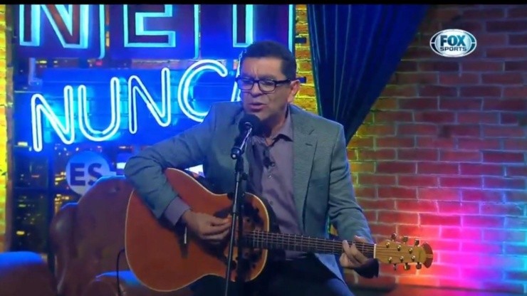 Patiño demostró su capacidad como músico.