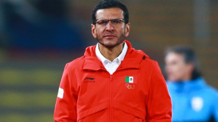 El actual entrenador surgió futbolísticamente en Pumas.